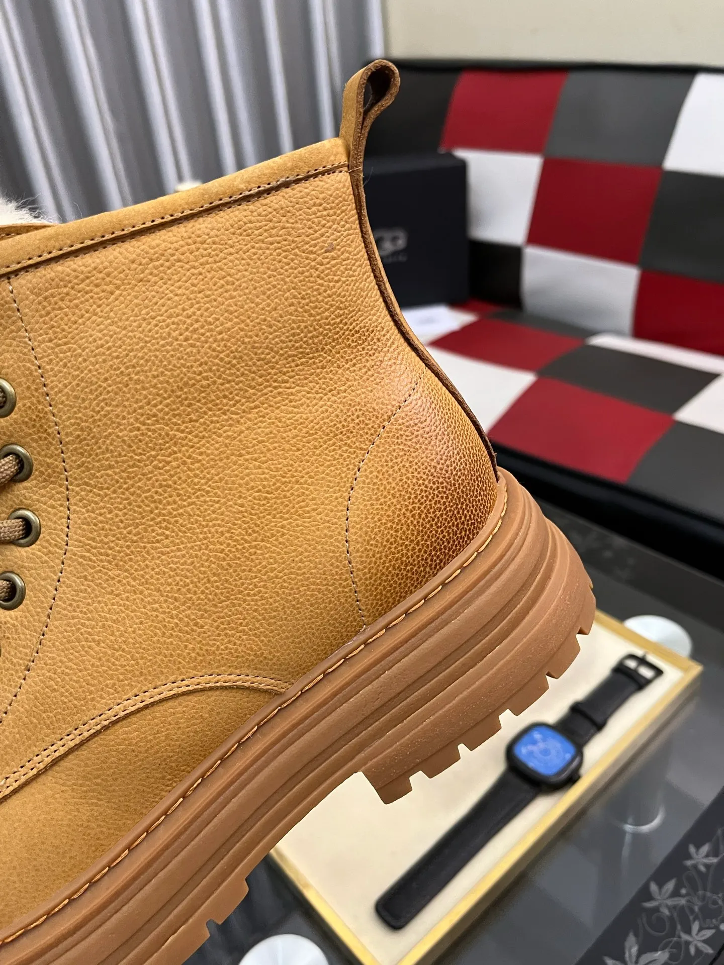 Men's Men's Shoes 💰660⌚️⌚️New UGG fur-integrated men's simple and fashionable snow shoes. The most worth buying at the end of this year are warm casual shoes. Whether you are out and about at home, their comfortable and warm performance will be your most suitable fashion companion! The material is cowhide upper and imported wool is used inside. Two layers of cowhide for warmth and comfort! The eva+ rubber patch outsole is cushioned, wear-resistant, and has good elasticity. It is light and wear-resistant, comfortable and soft, and the new simple cut is more fashionable. It has both practicality and fashion sense, so you no longer have to worry about how to match it in winter, while still maintaining fashionable taste. High-quality genuine wool produced in Dongguan. The material depends on the details! Size: 38-39-40-41-42-43-44-45